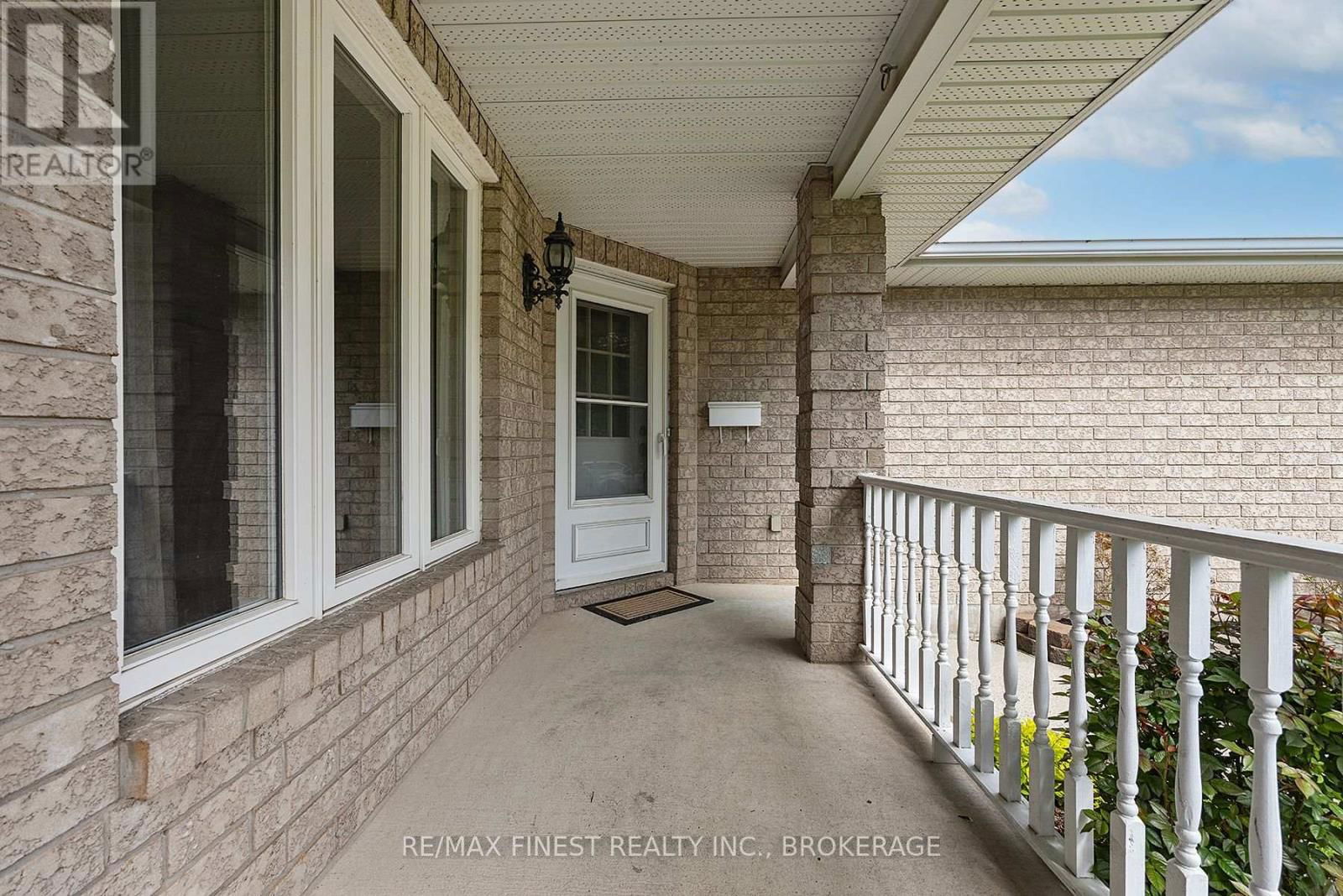 1409 FISHER CRESCENT Image 6