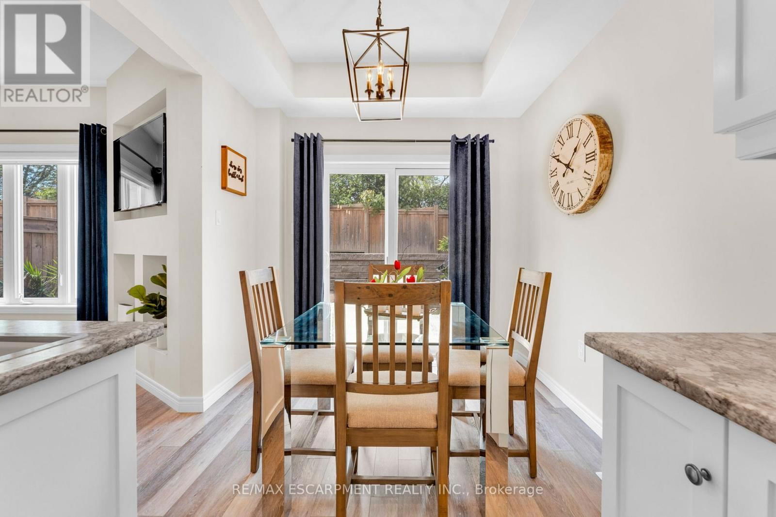 15 DENNIS DRIVE Image 12