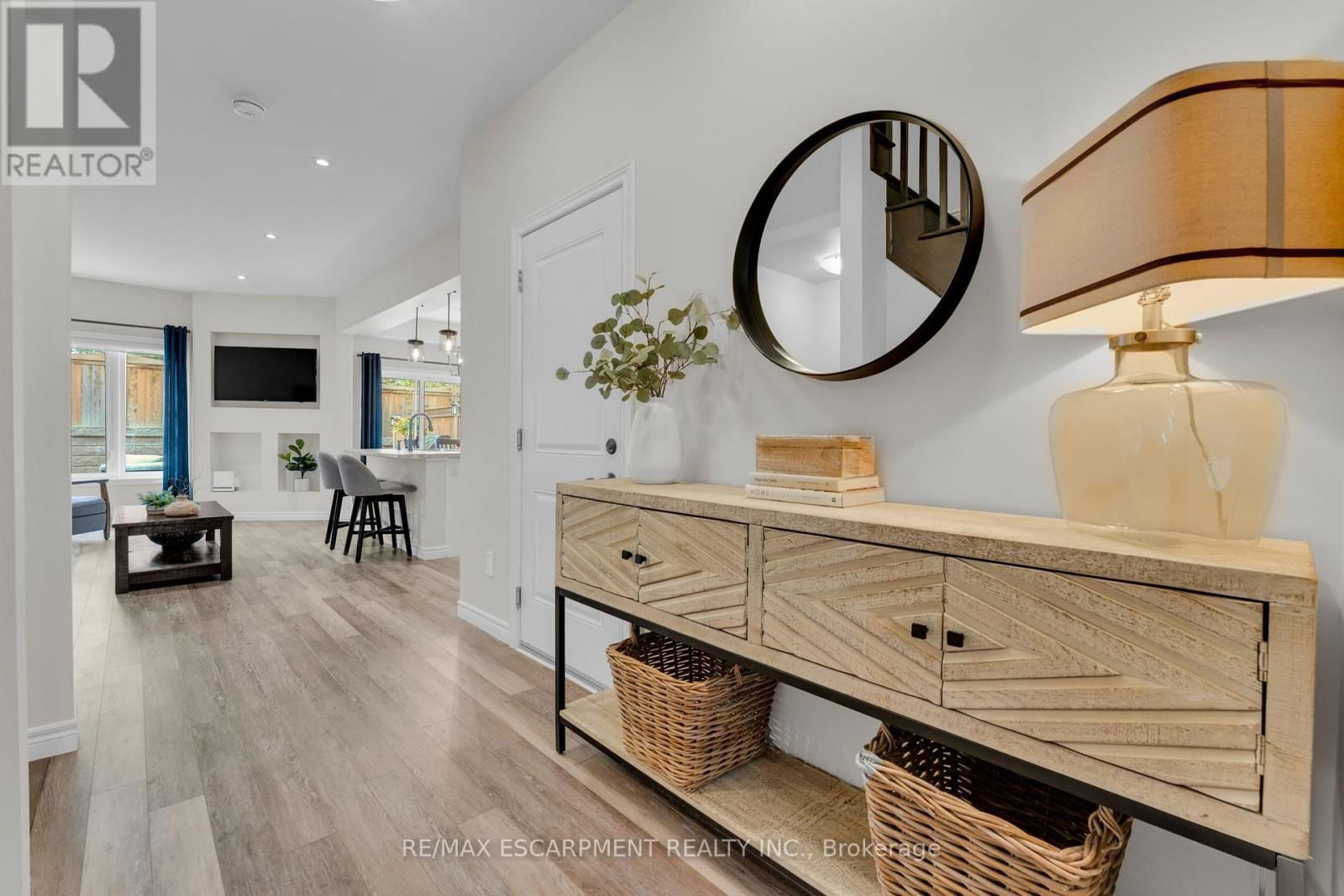 15 DENNIS DRIVE Image 13