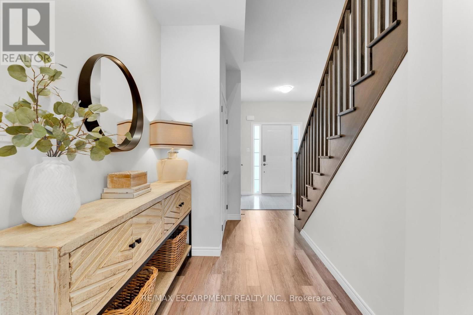 15 DENNIS DRIVE Image 14