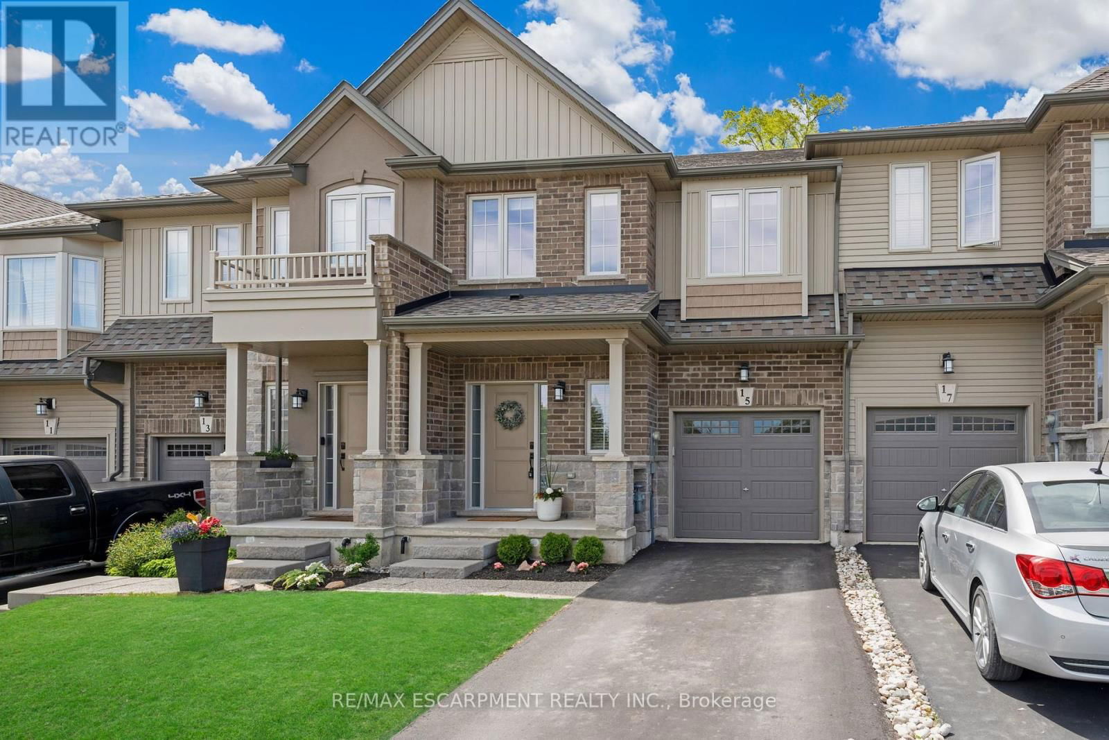 15 DENNIS DRIVE Image 2