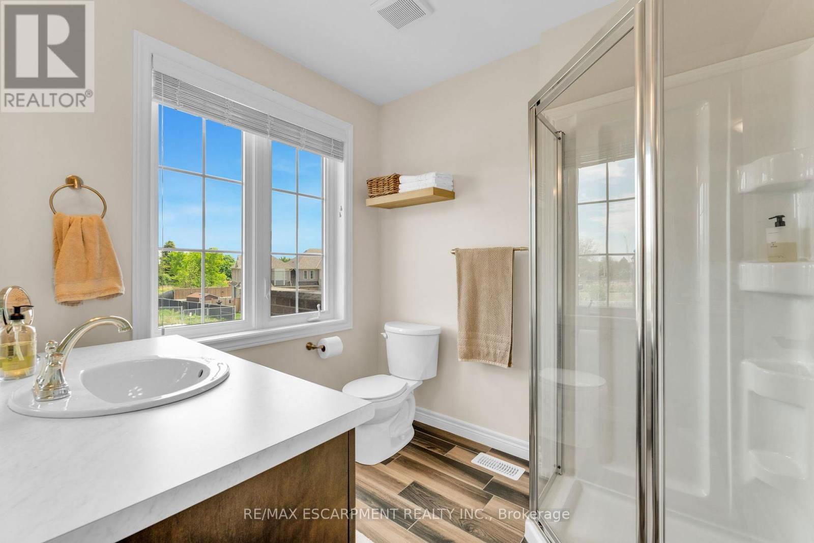 15 DENNIS DRIVE Image 22