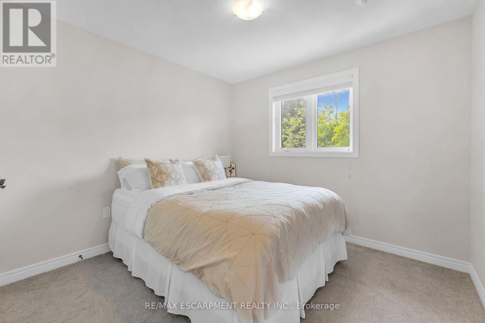 15 DENNIS DRIVE Image 25