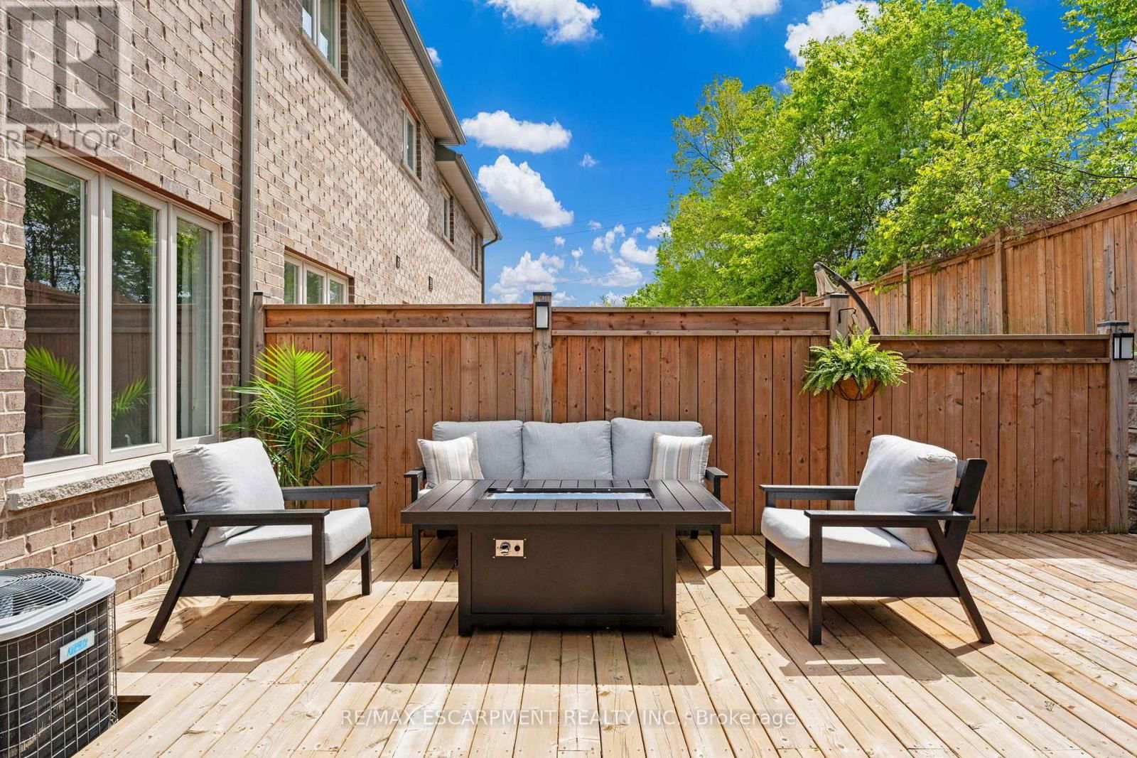 15 DENNIS DRIVE Image 30