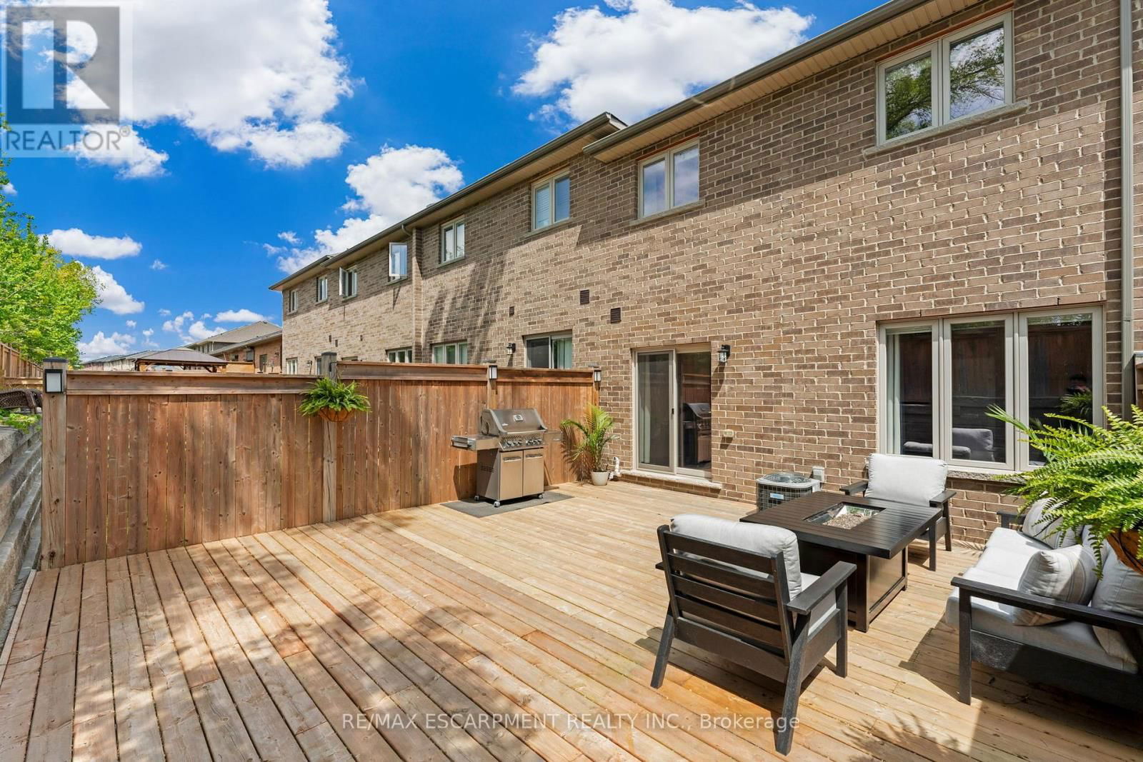 15 DENNIS DRIVE Image 31