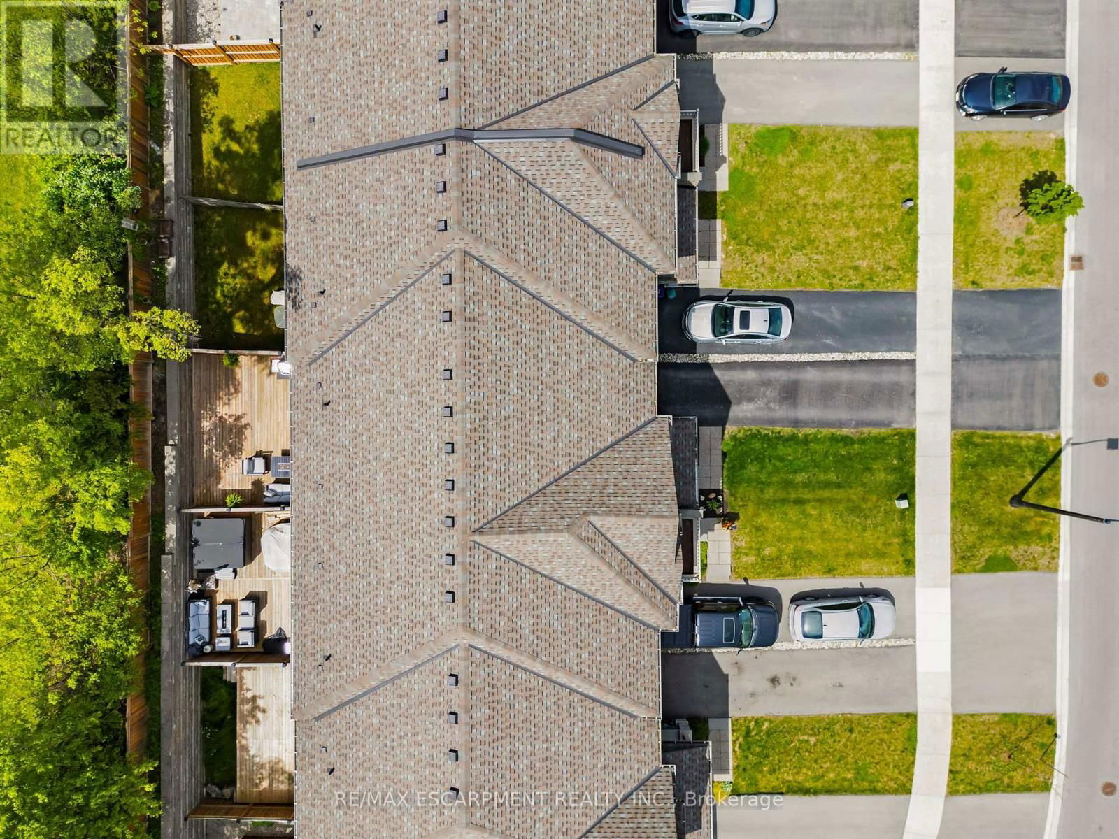 15 DENNIS DRIVE Image 37