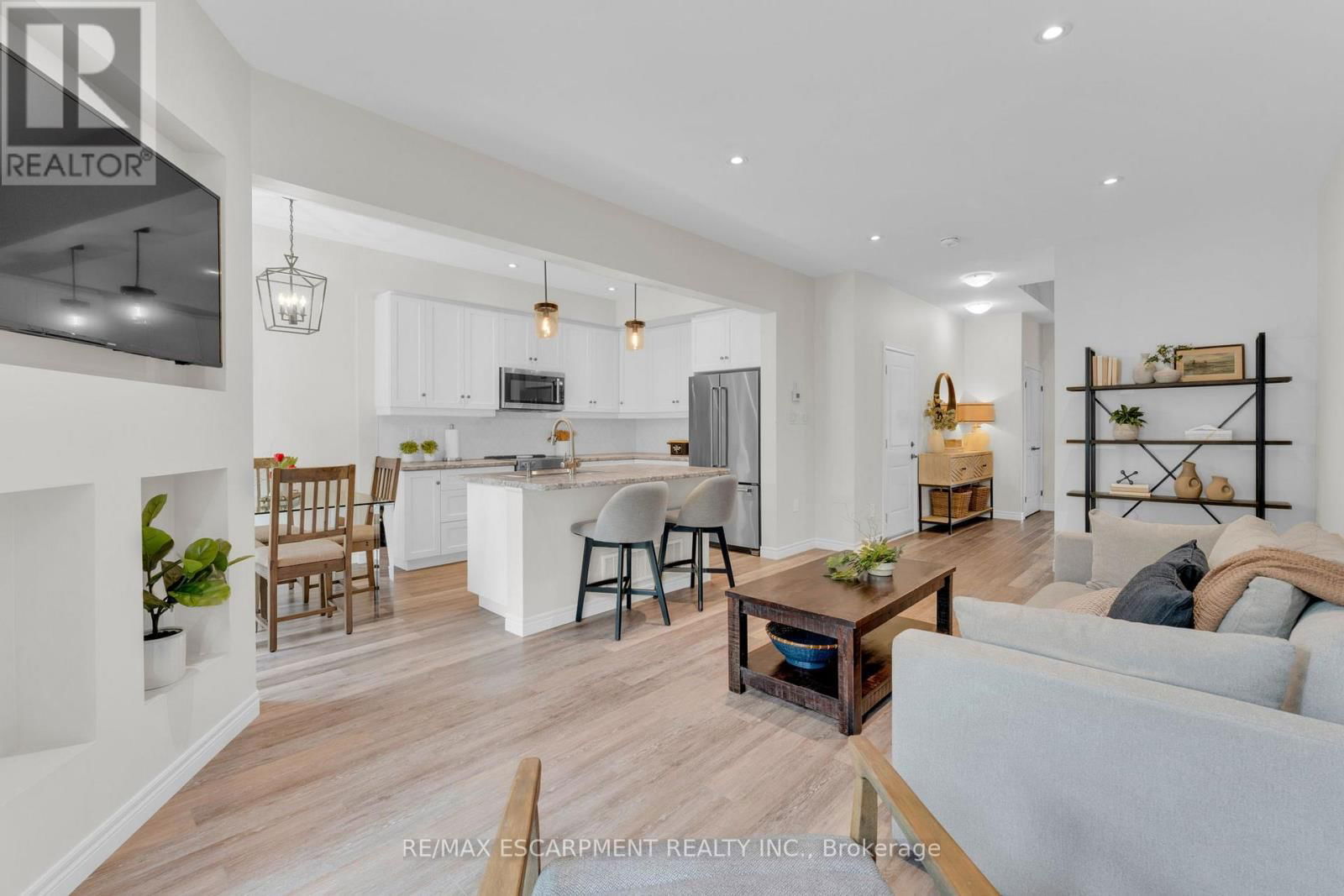 15 DENNIS DRIVE Image 5