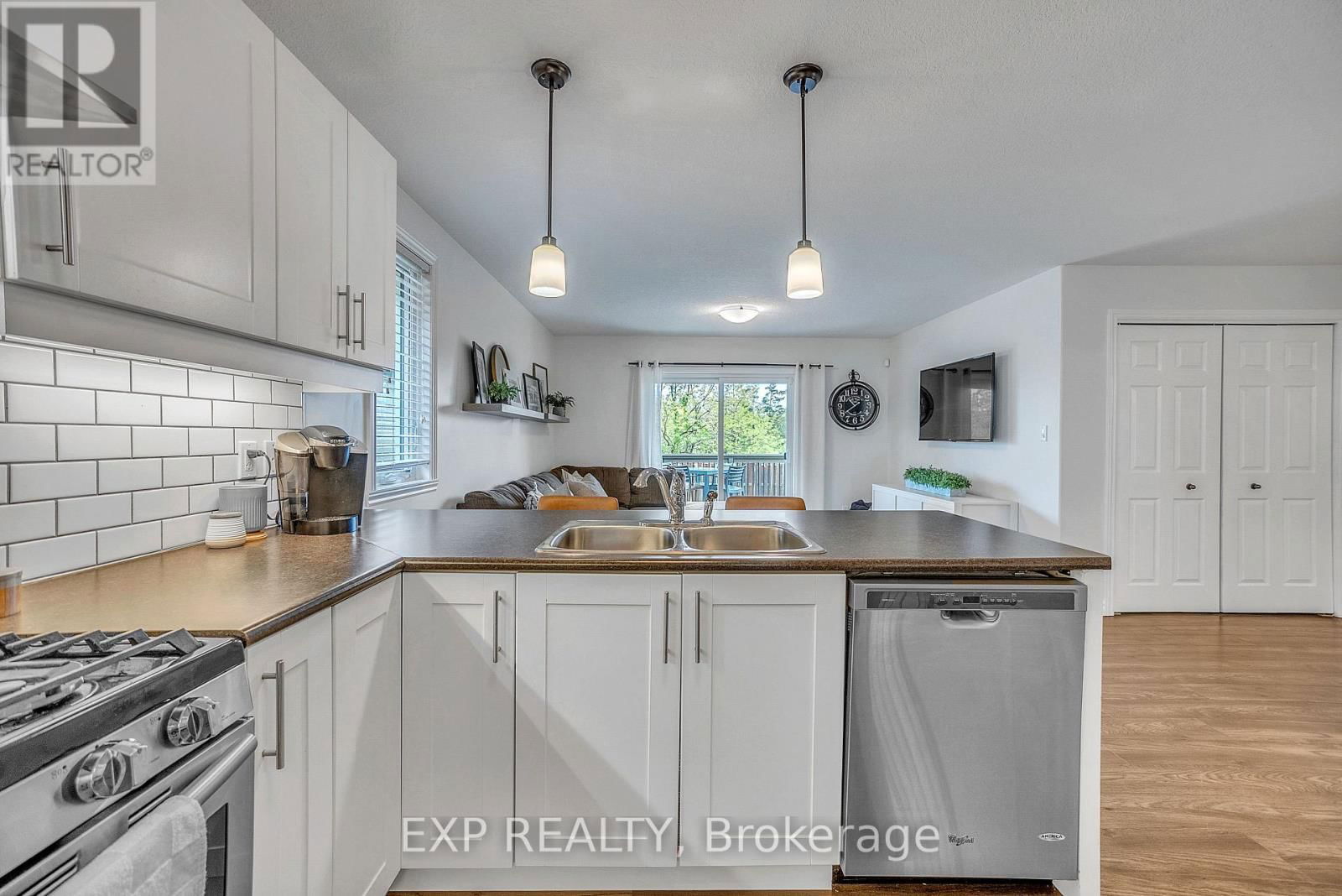 153 GREENHILL LANE Image 10
