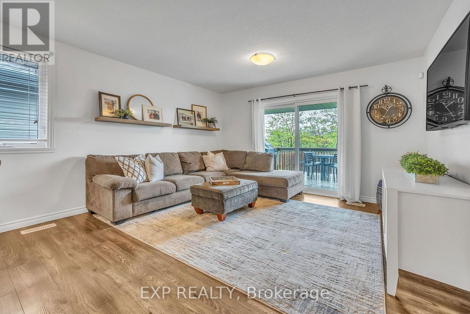 153 GREENHILL LANE Image 16
