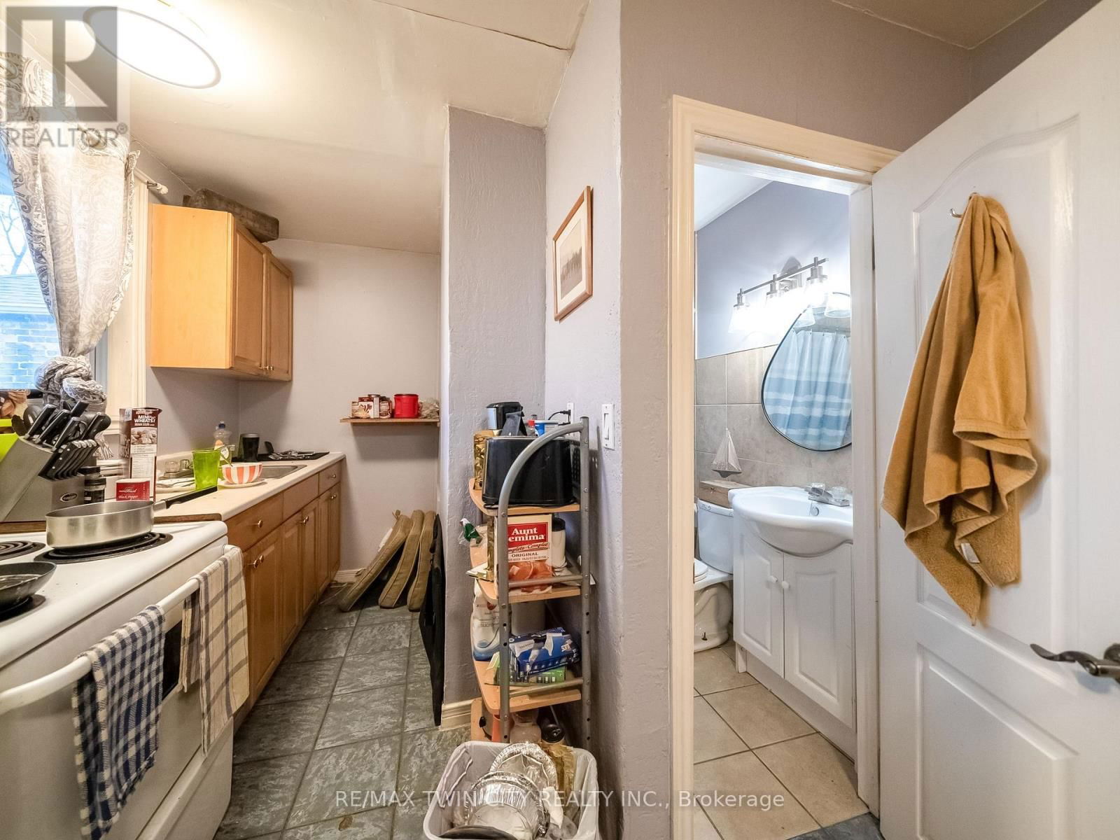 84 SHERIDAN STREET Image 11