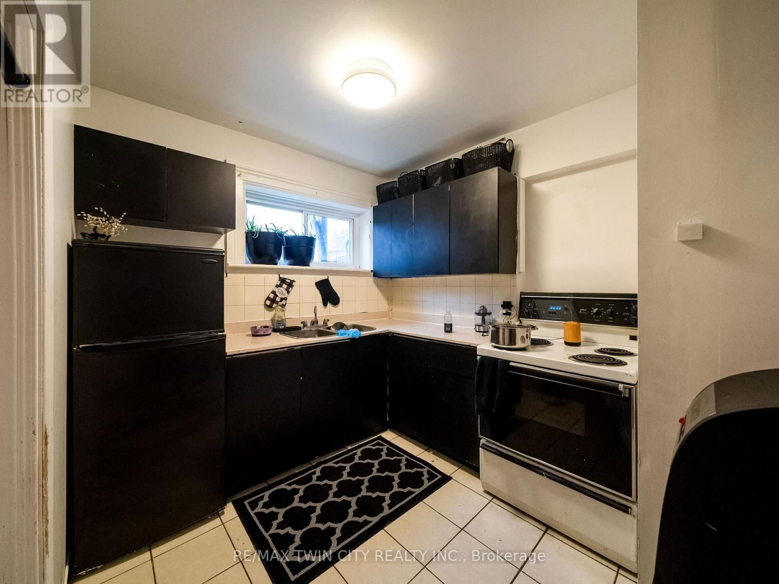84 SHERIDAN STREET Image 16