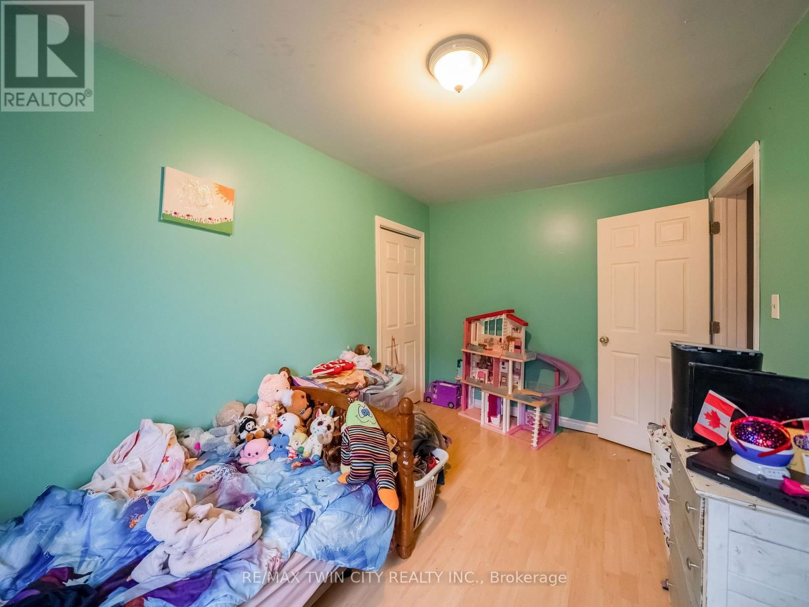 84 SHERIDAN STREET Image 6