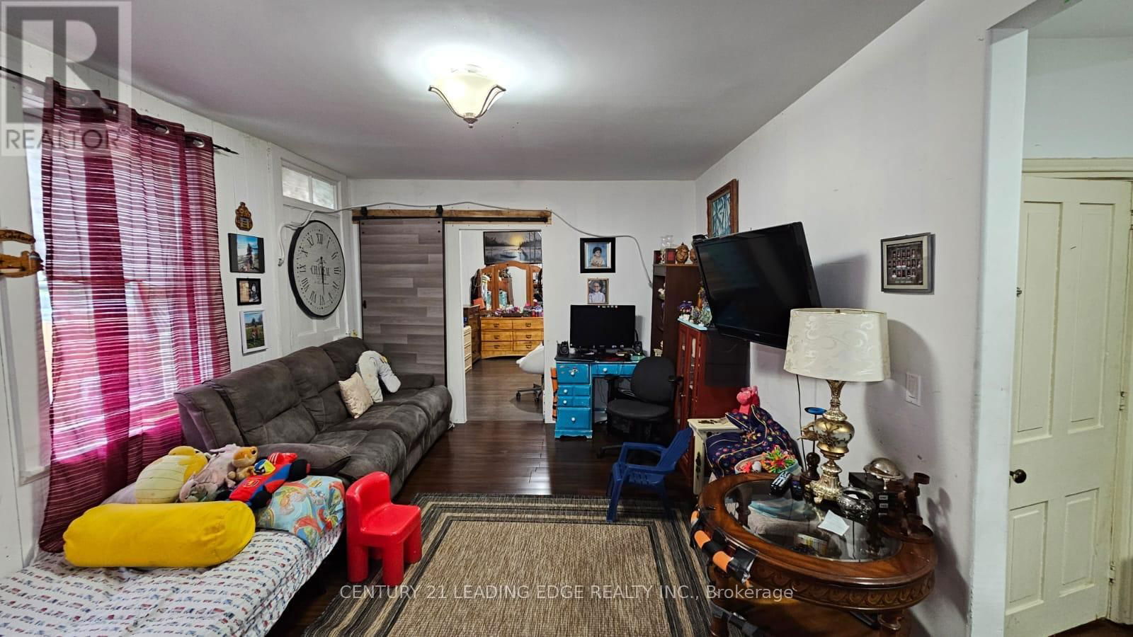 36 RIVER STREET Image 12