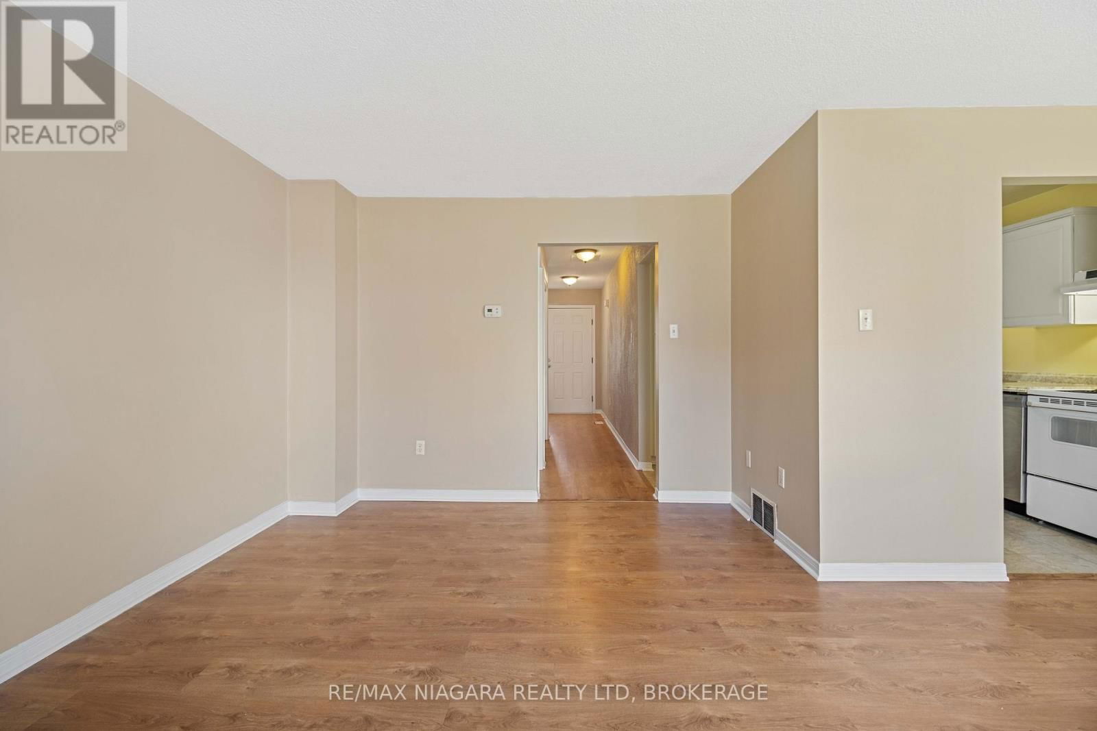 18 JULIE DRIVE Image 10