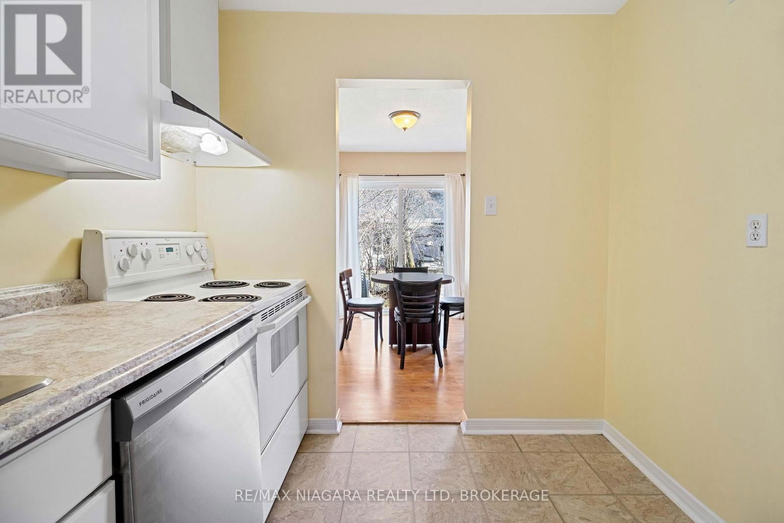 18 JULIE DRIVE Image 17