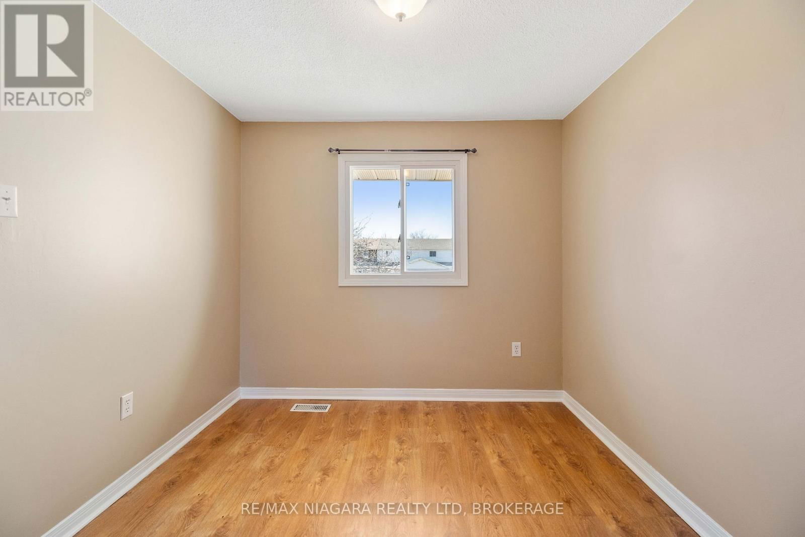 18 JULIE DRIVE Image 20