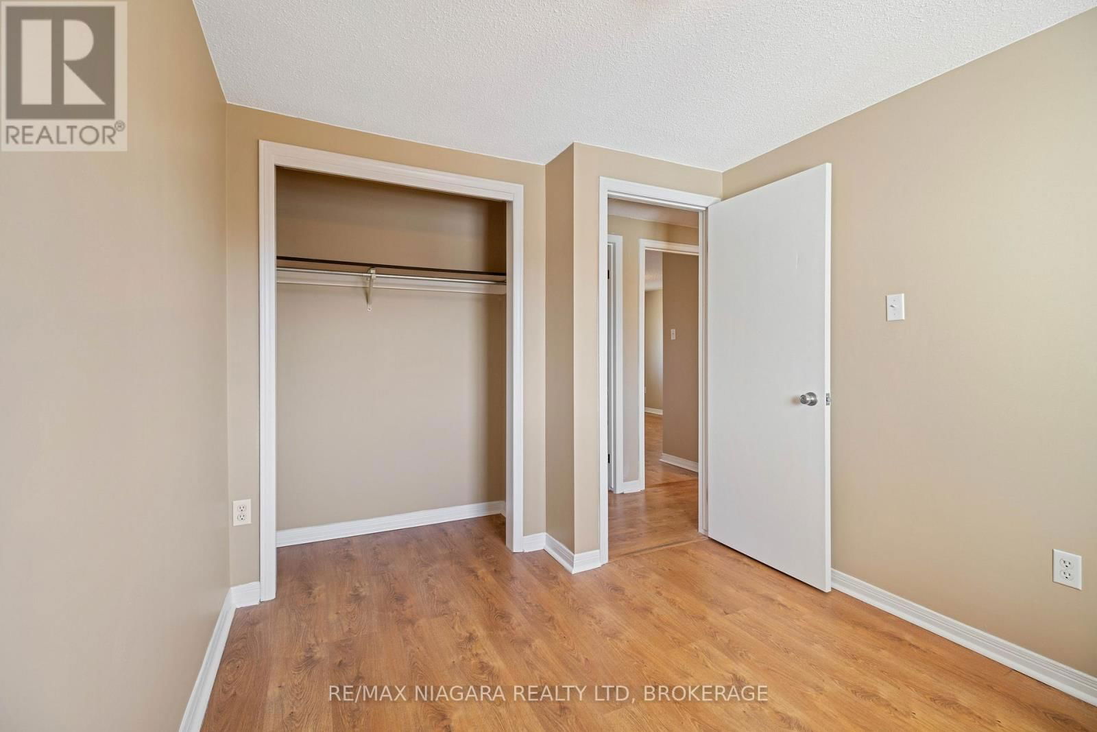 18 JULIE DRIVE Image 21