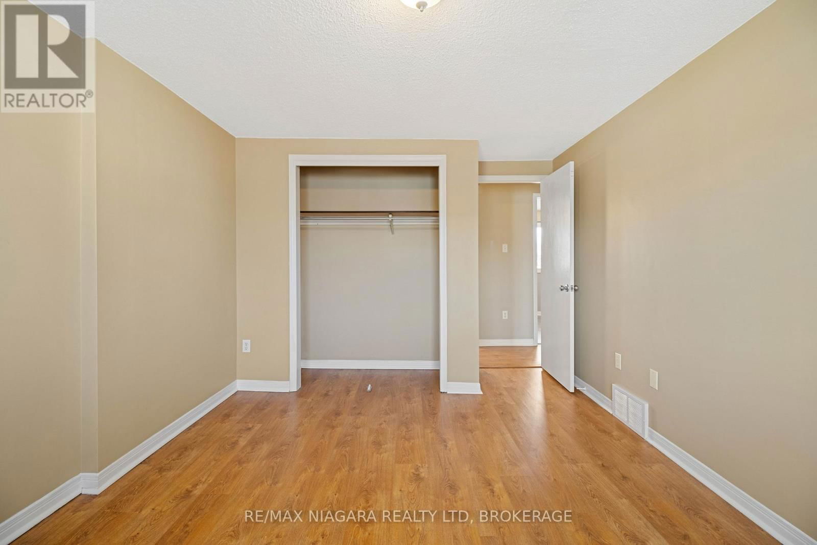 18 JULIE DRIVE Image 25