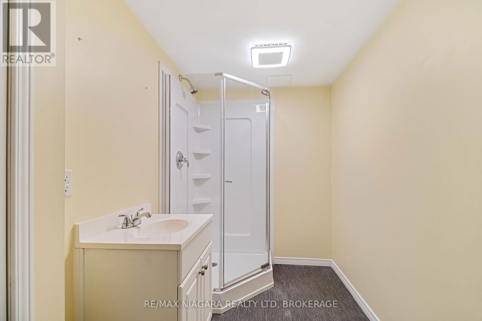 18 JULIE DRIVE Image 34