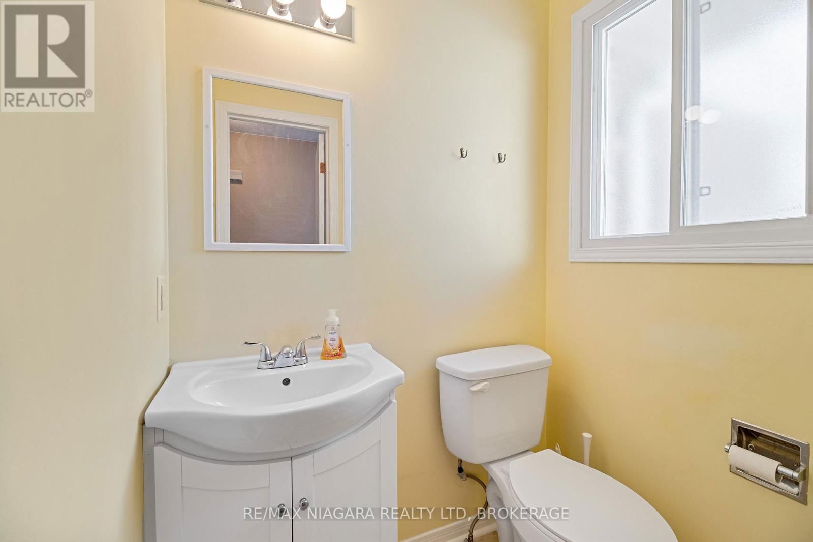 18 JULIE DRIVE Image 5