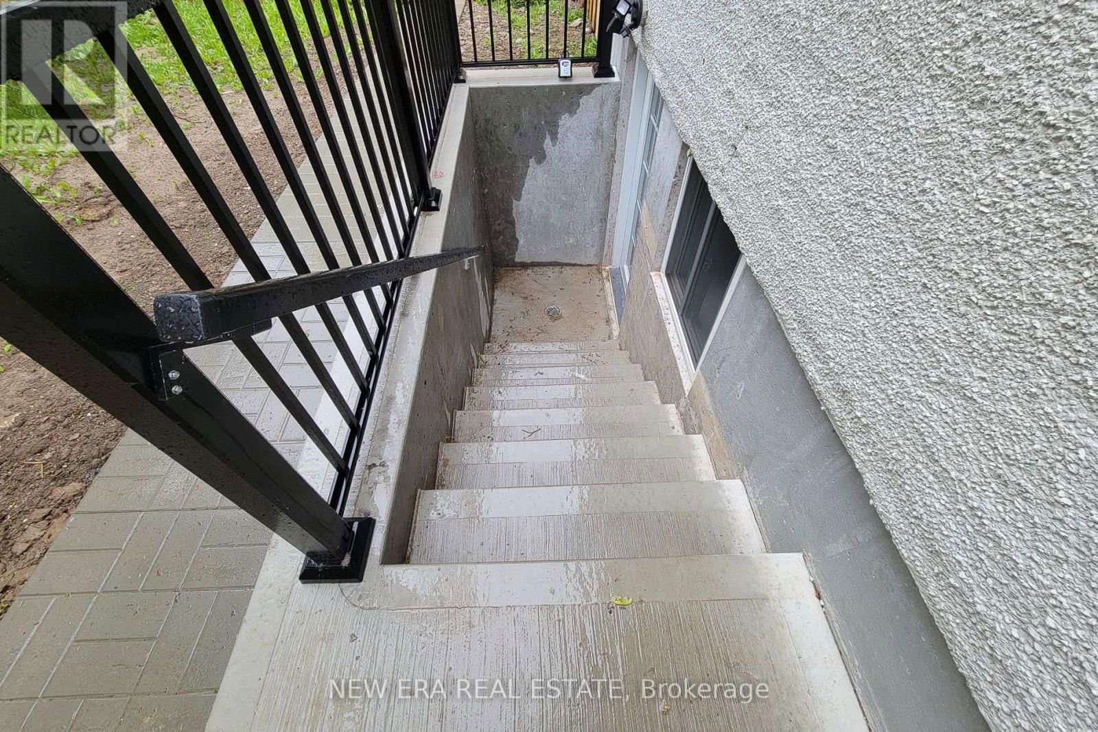 784 UPPER GAGE AVENUE Image 29