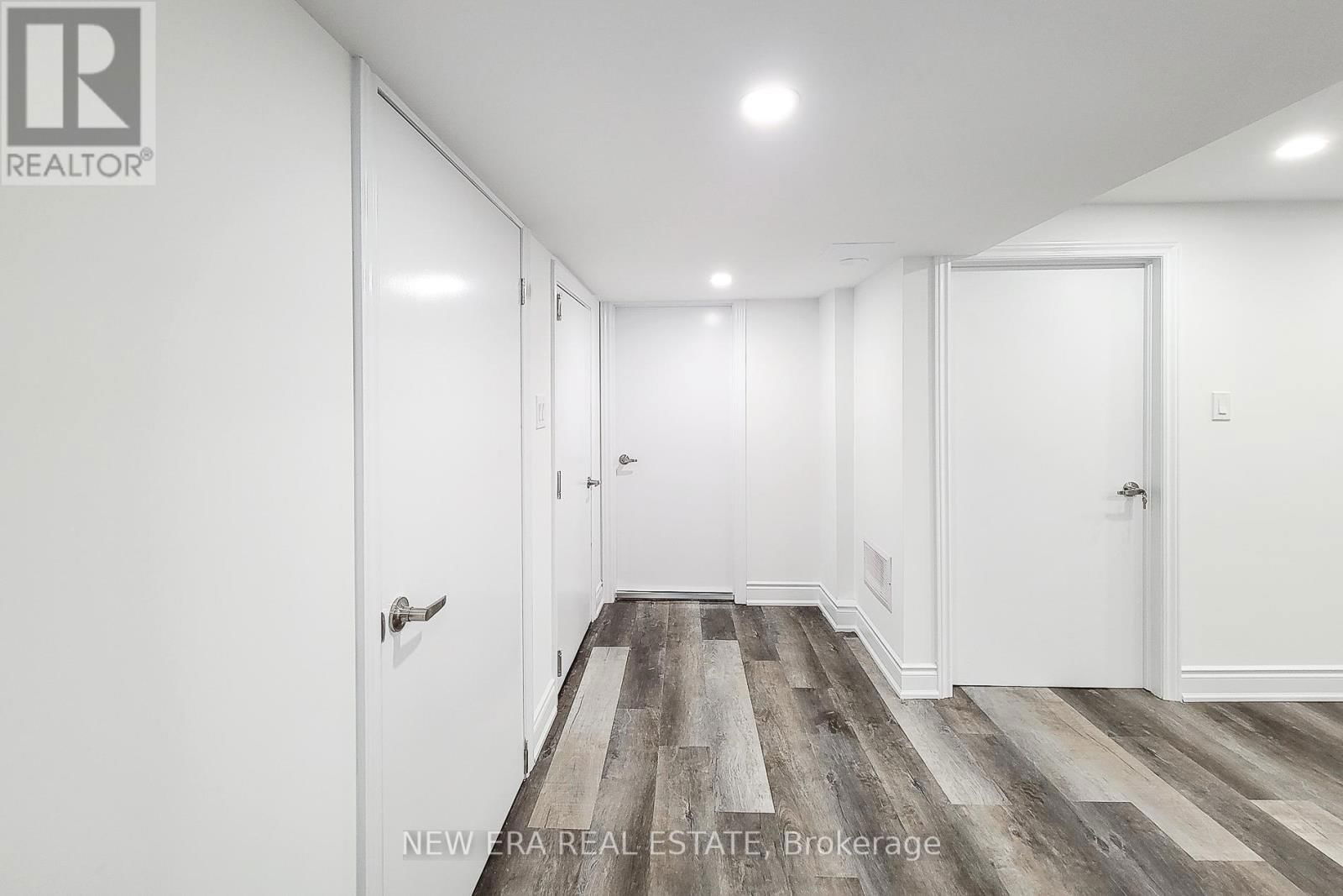 784 UPPER GAGE AVENUE Image 35