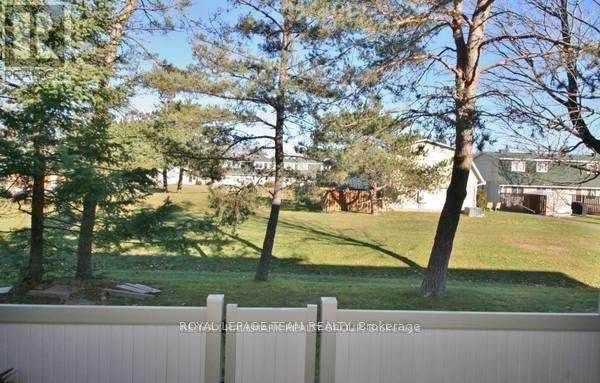 73 - 1957 STONEHENGE CRESCENT EAST Image 20