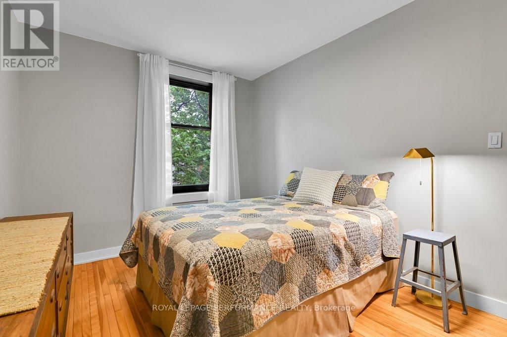 348 1/2 DALY AVENUE Image 19