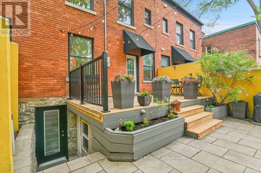 348 1/2 DALY AVENUE Image 29