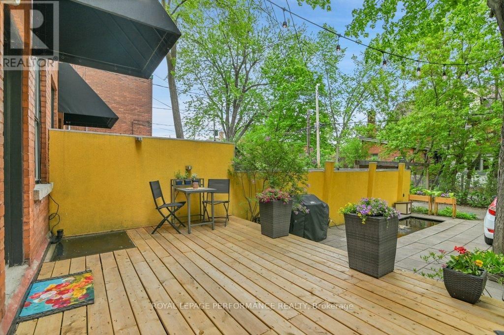 348 1/2 DALY AVENUE Image 31