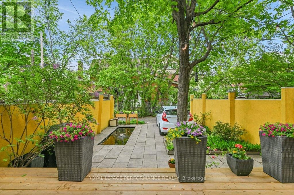 348 1/2 DALY AVENUE Image 32