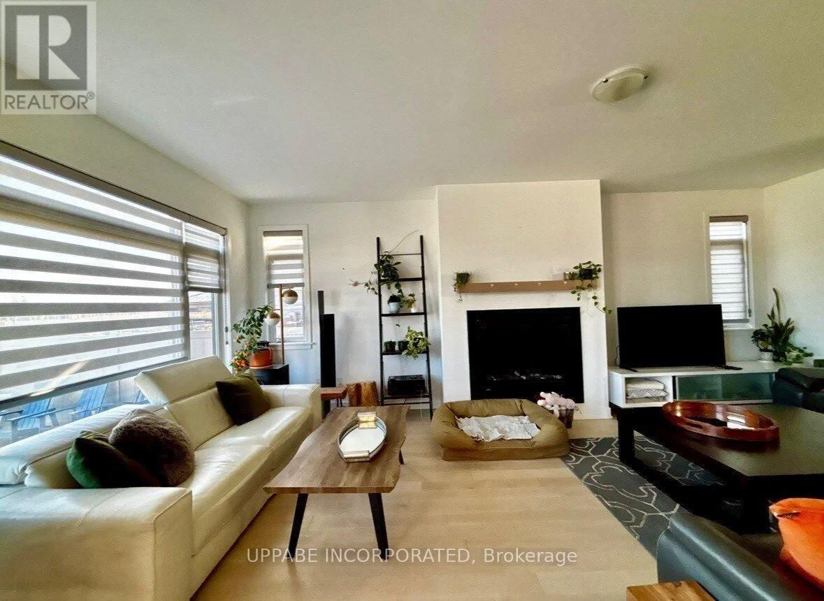 536 BOBOLINK RIDGE Image 4