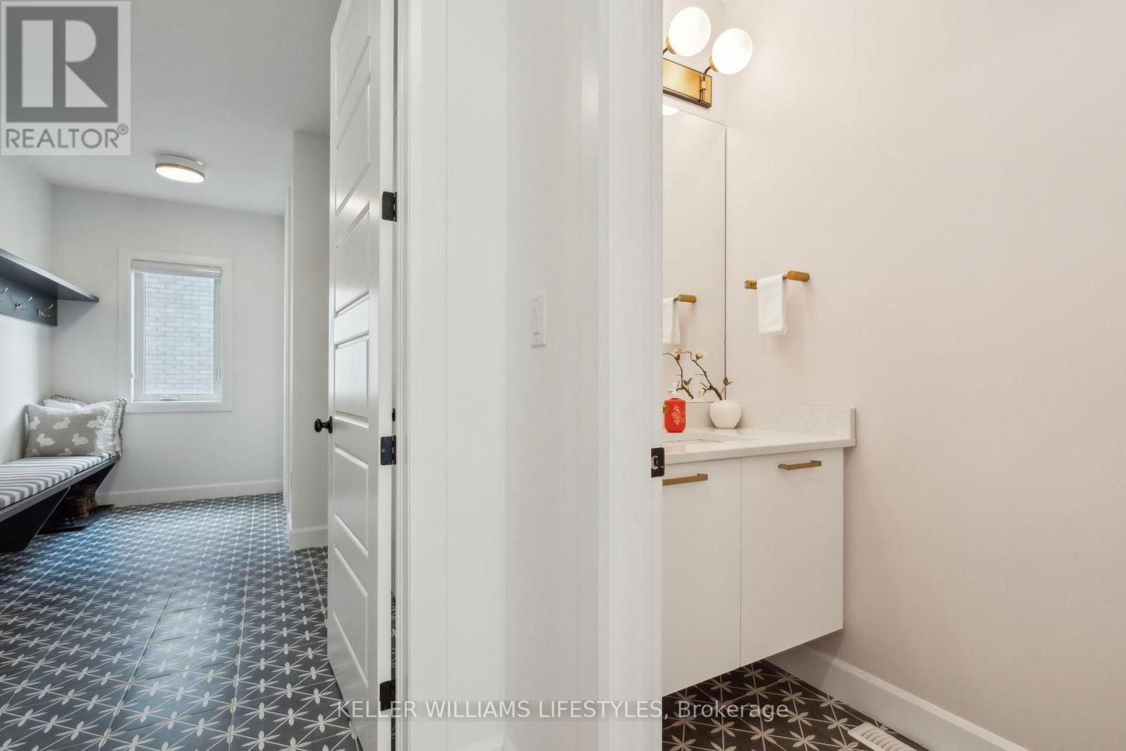 519 WARNER TERRACE Image 19