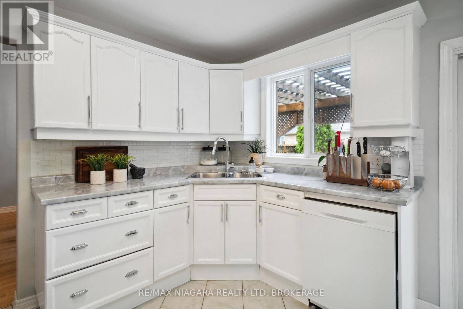 7955 HARVEST CRESCENT Image 14