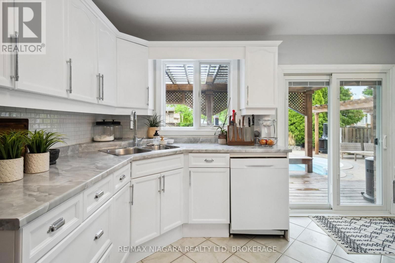 7955 HARVEST CRESCENT Image 15