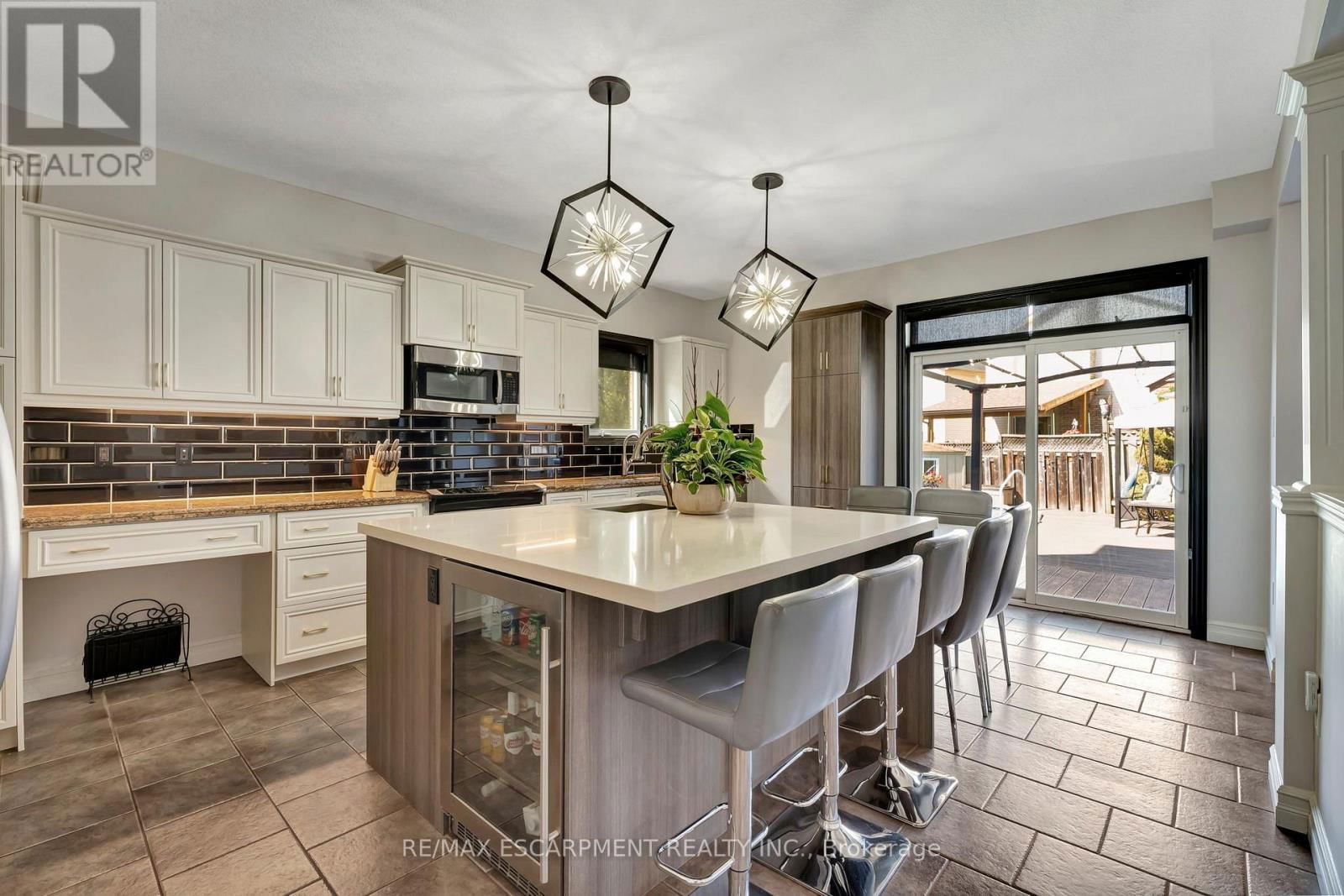 130 NAPOLI DRIVE Image 13