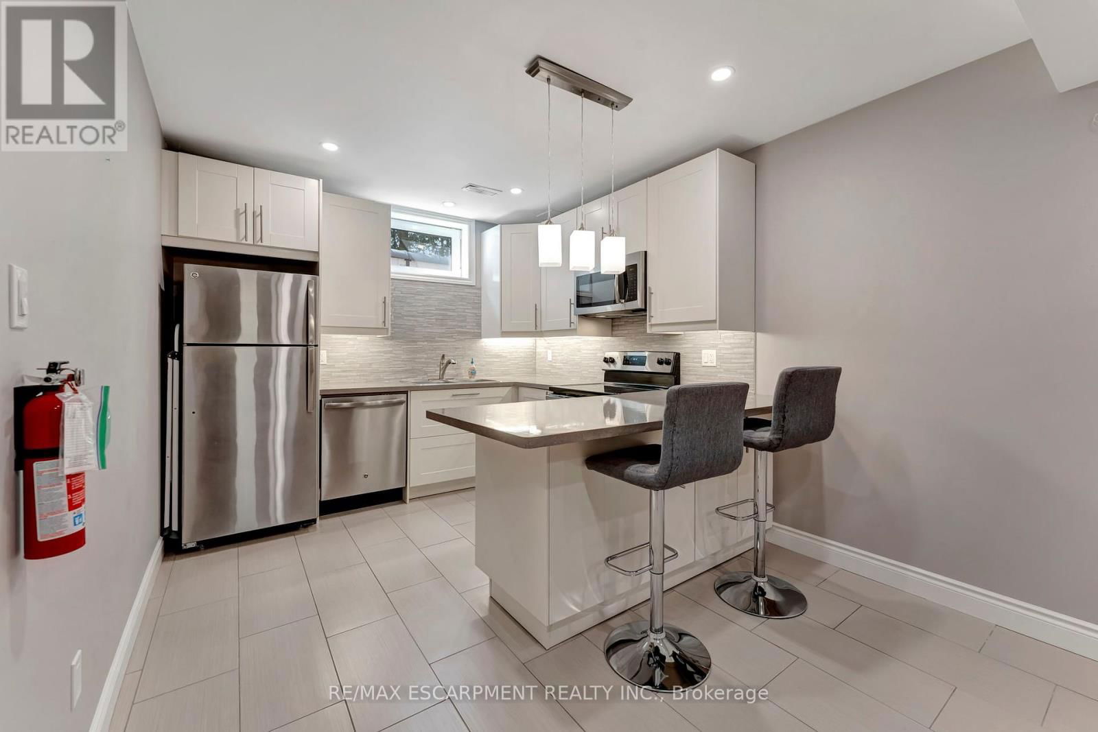 130 NAPOLI DRIVE Image 33
