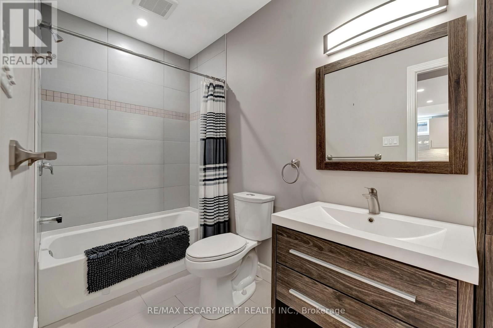 130 NAPOLI DRIVE Image 38