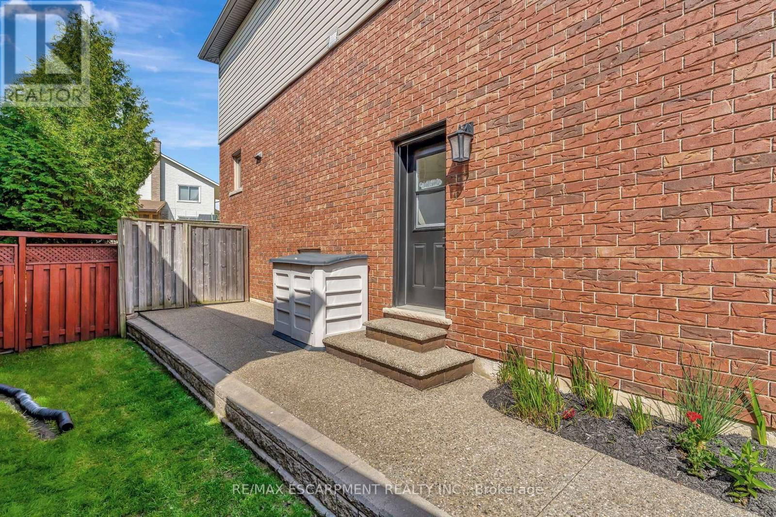 130 NAPOLI DRIVE Image 39