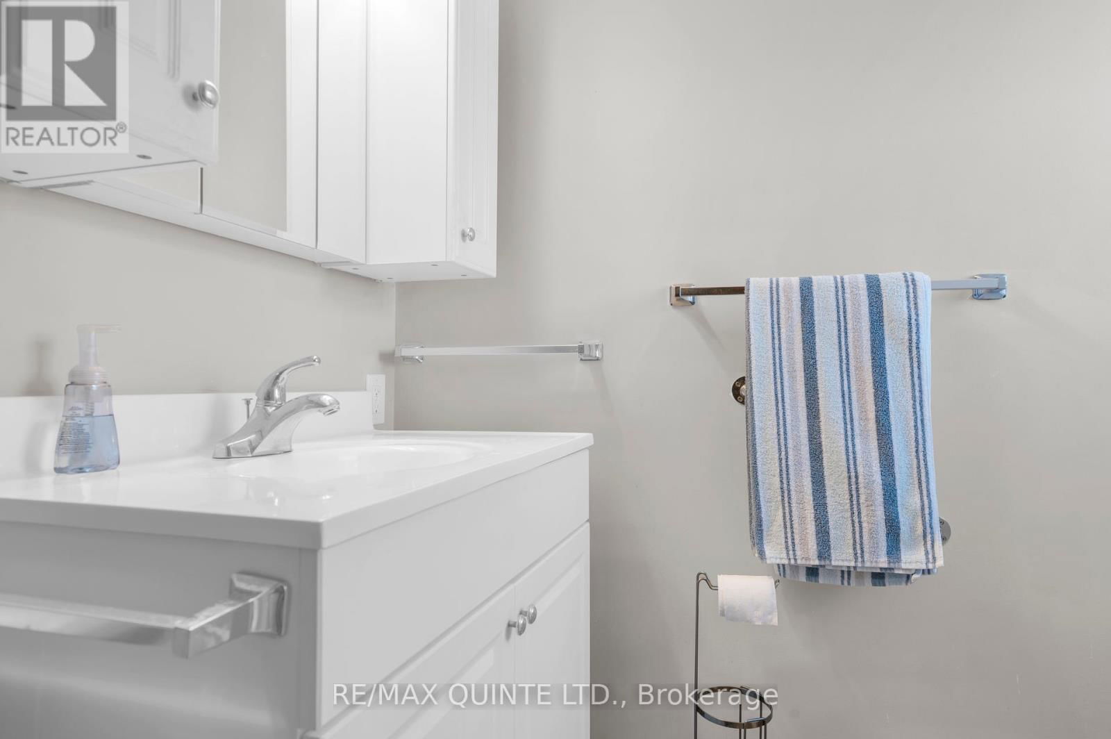 44 - 311 DUNDAS STREET Image 19