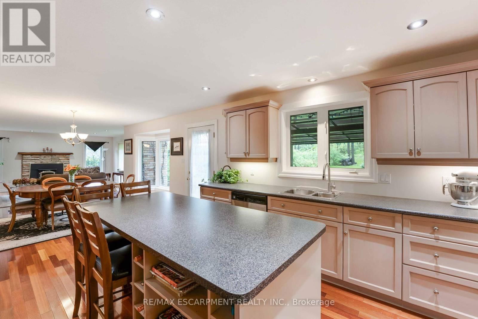 86 RIDGE ROAD EAST Image 25