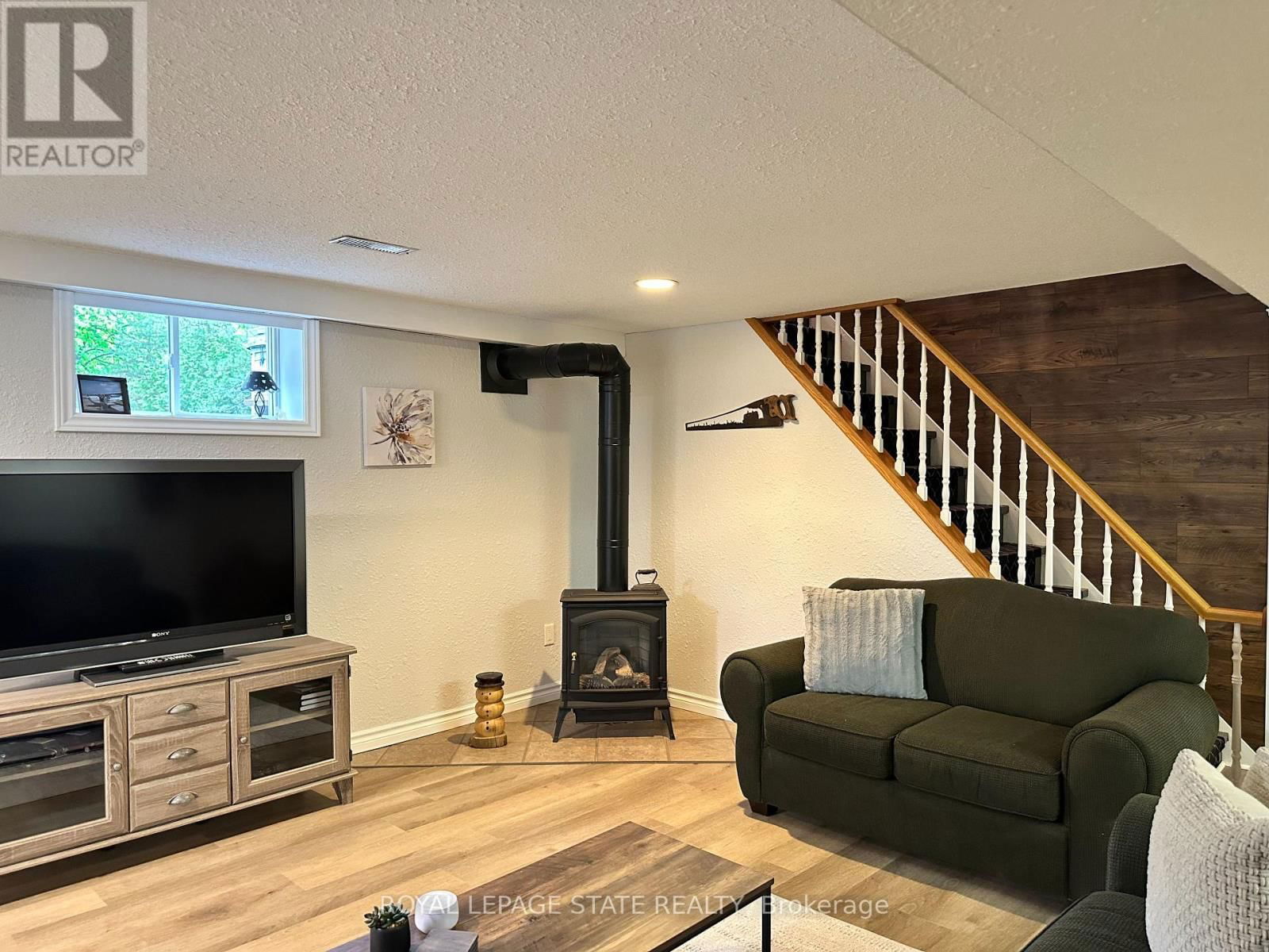 1076 DILTZ ROAD Image 33
