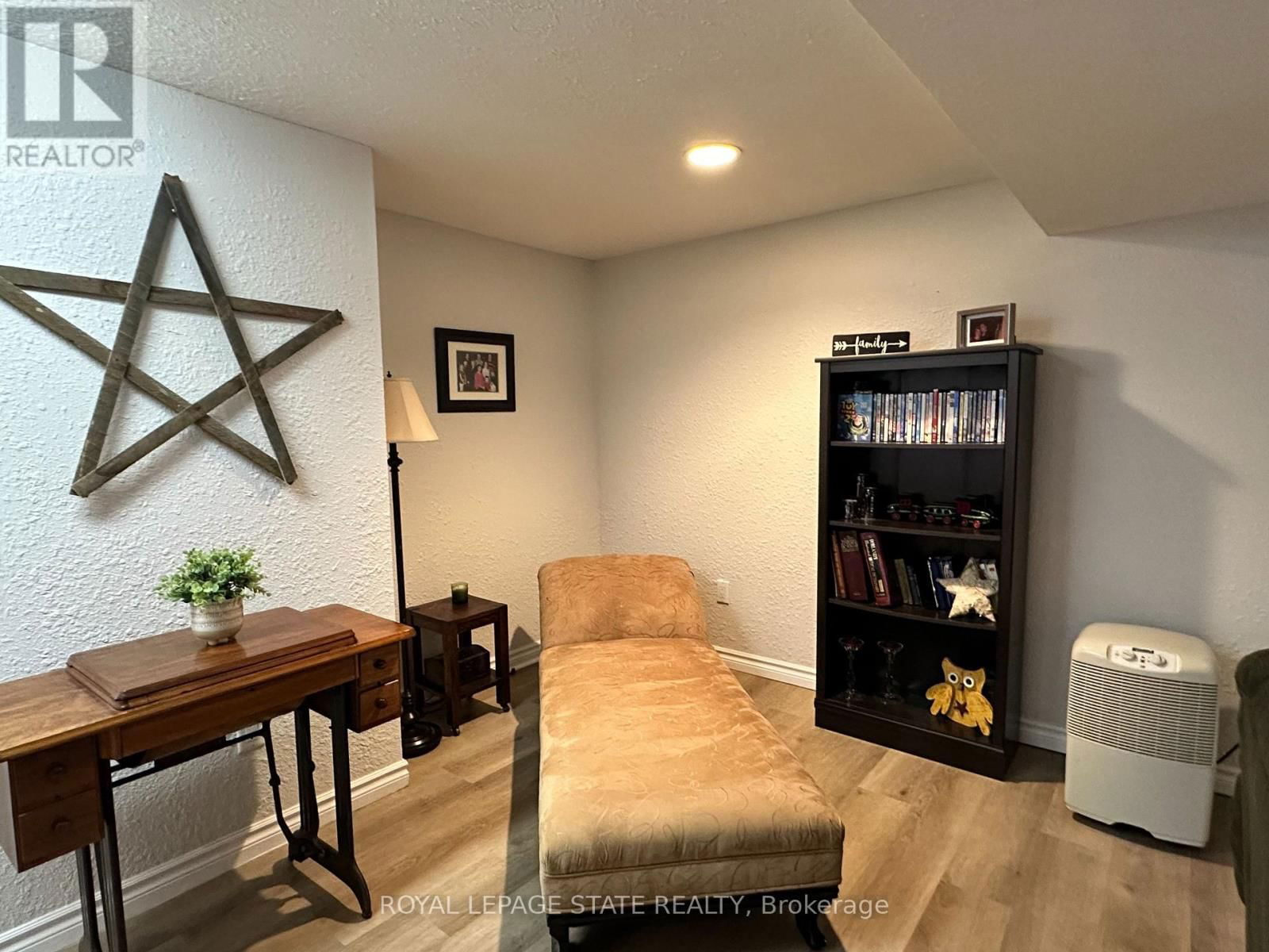 1076 DILTZ ROAD Image 36