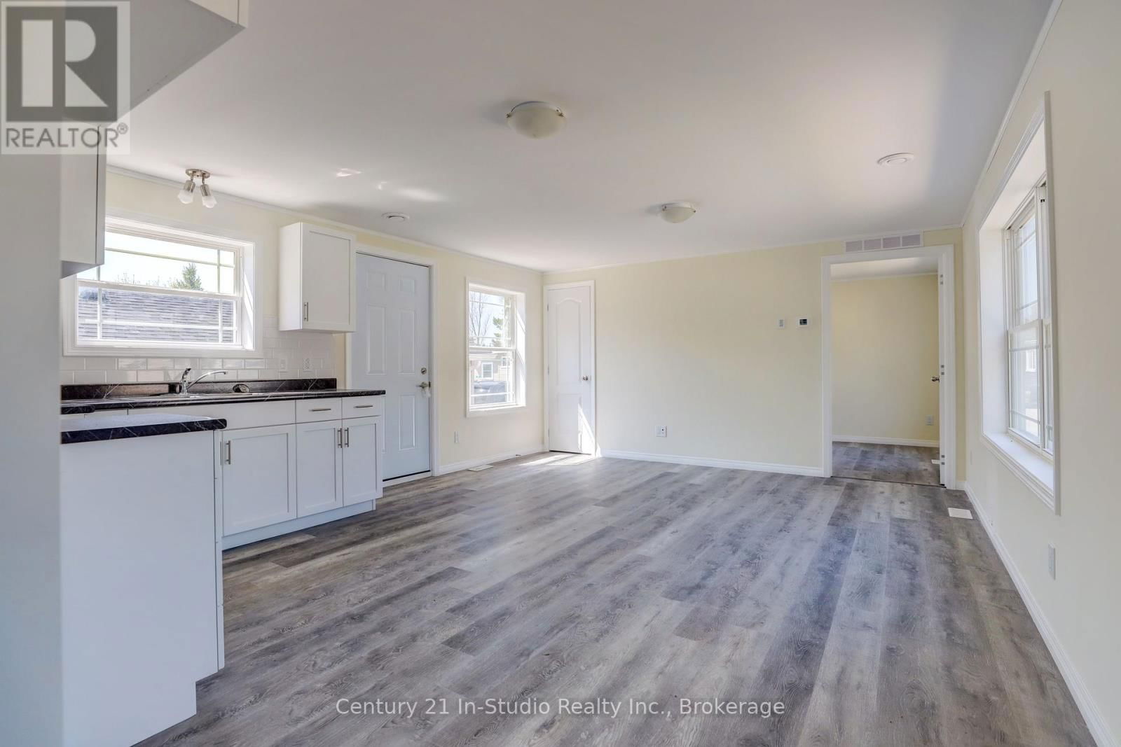 8 SUSSEX SQUARE Image 6
