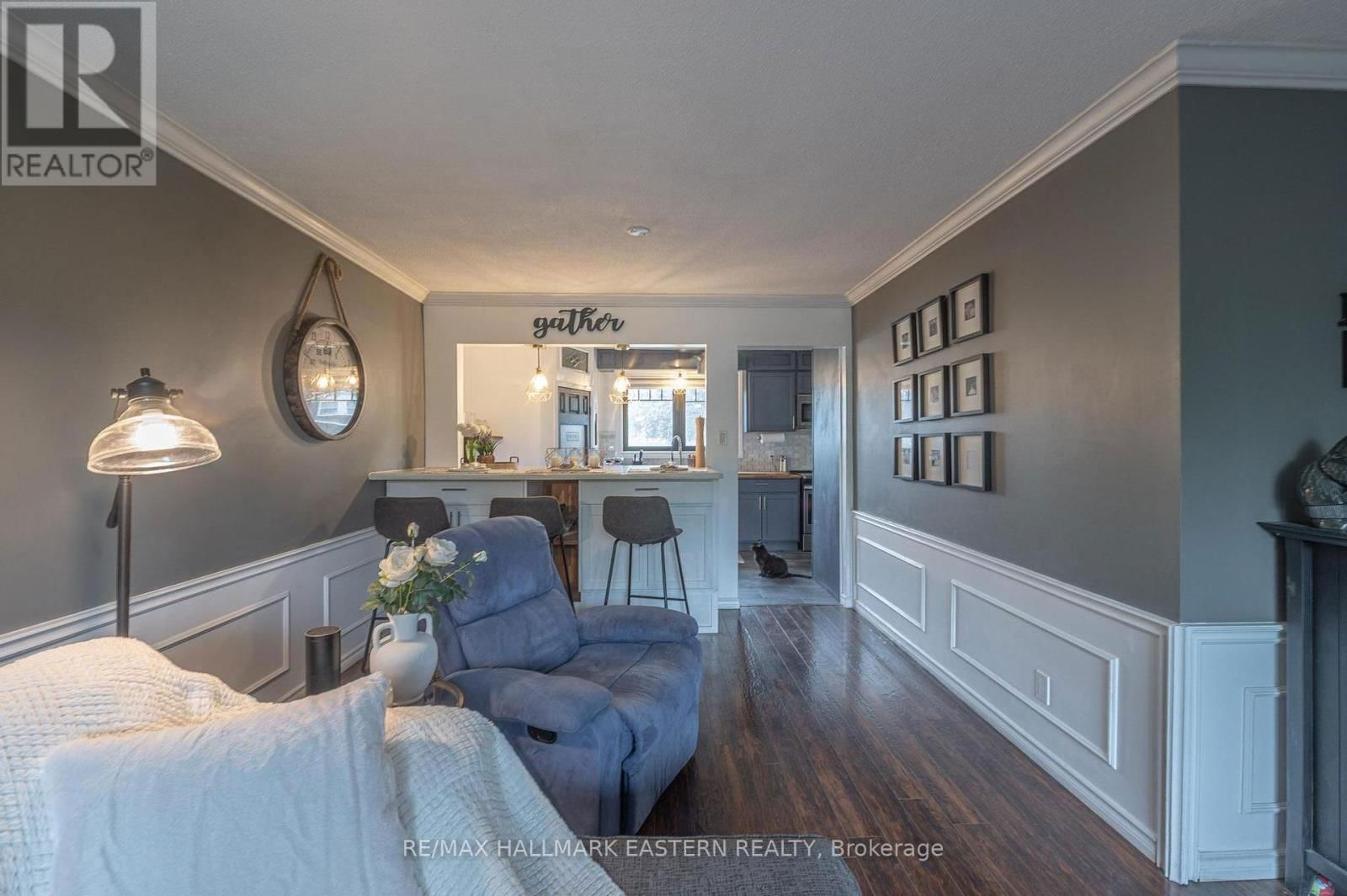 97 PEACOCK BOULEVARD Image 10