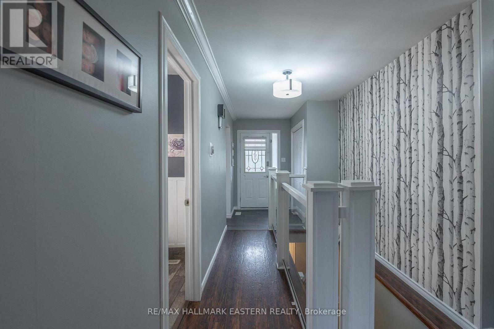 97 PEACOCK BOULEVARD Image 11