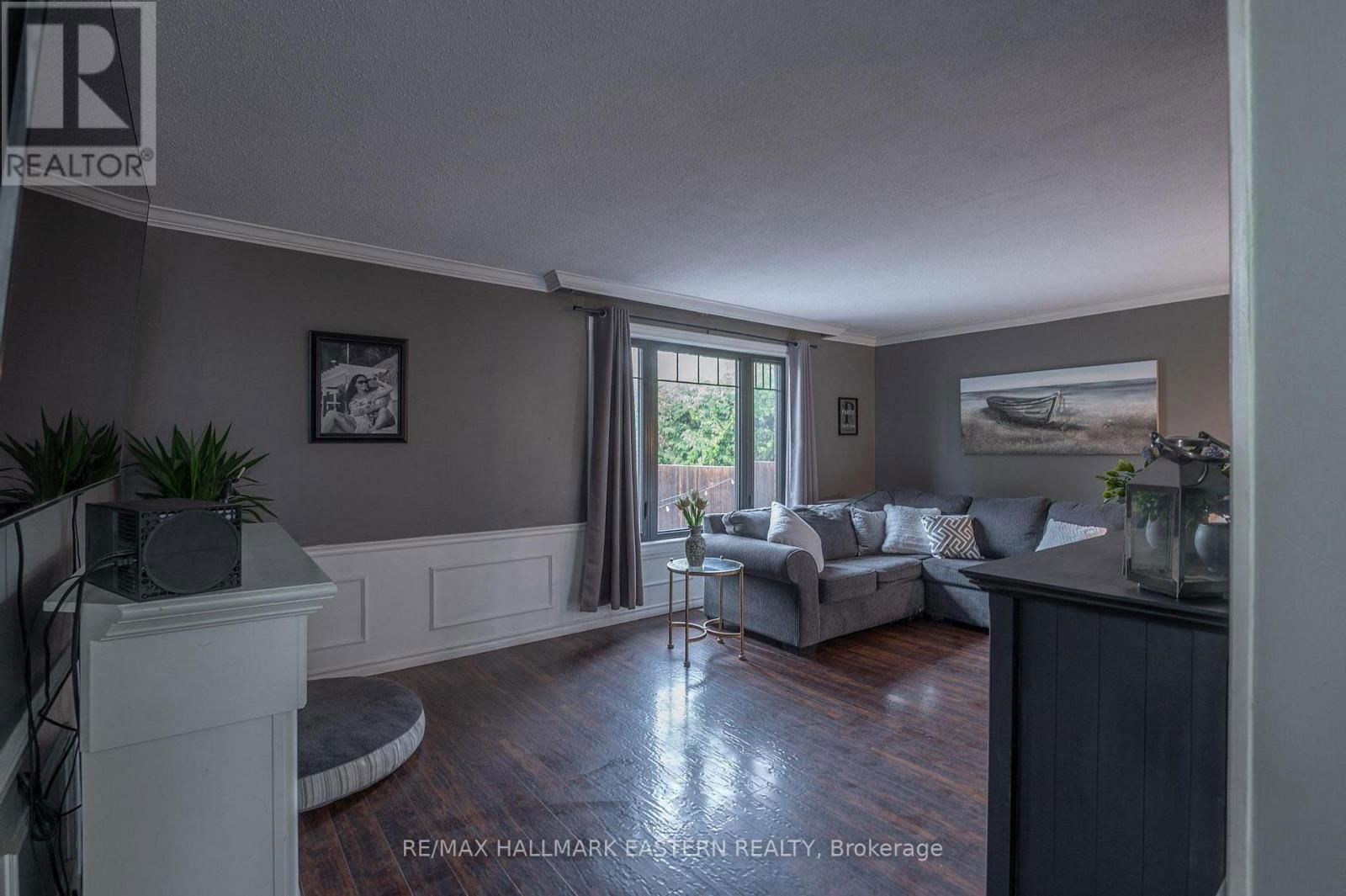97 PEACOCK BOULEVARD Image 14