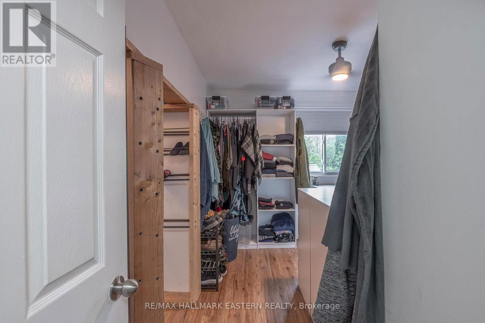 97 PEACOCK BOULEVARD Image 16