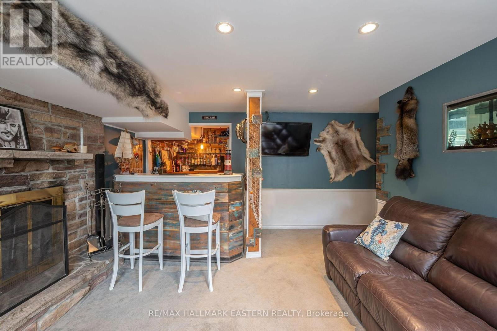 97 PEACOCK BOULEVARD Image 32