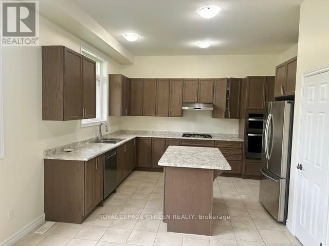 207 HARRIS STREET Image 11